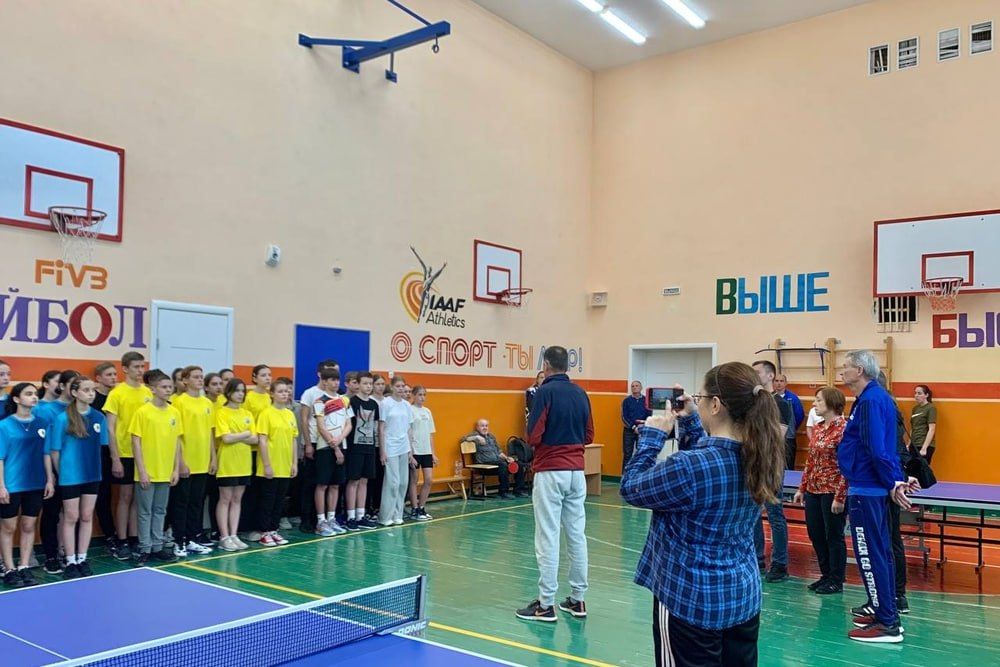 Спорт школы симферополя. Спортивные соревнования. Президентские игры. Школа героев соревнования. Принт президентских соревнований.