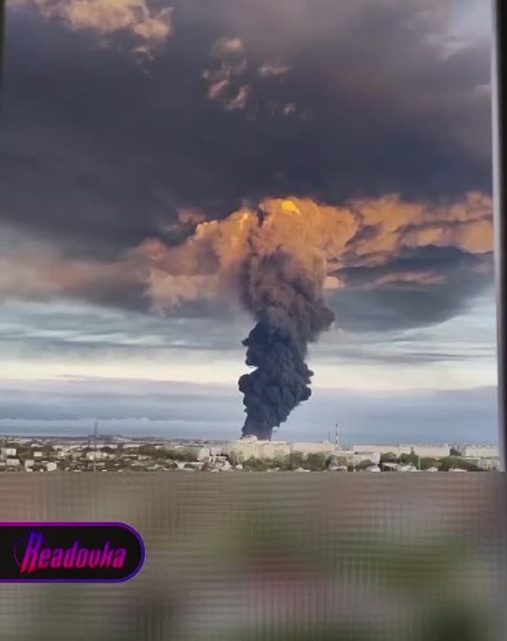 Подрыв нефтебазы. Сахарная голова севастополь. Севастополь что взорвалось. Нефтебаза в крыму. Севастополь что взорвалось.