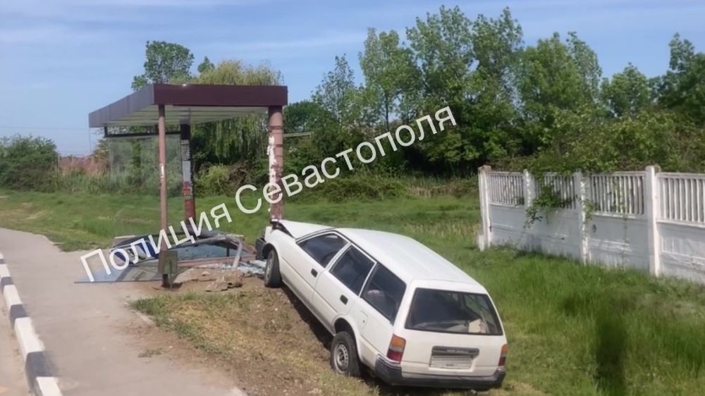 В Севастополе водитель потерял сознание и сбил человека на остановке -  Лента новостей Крыма