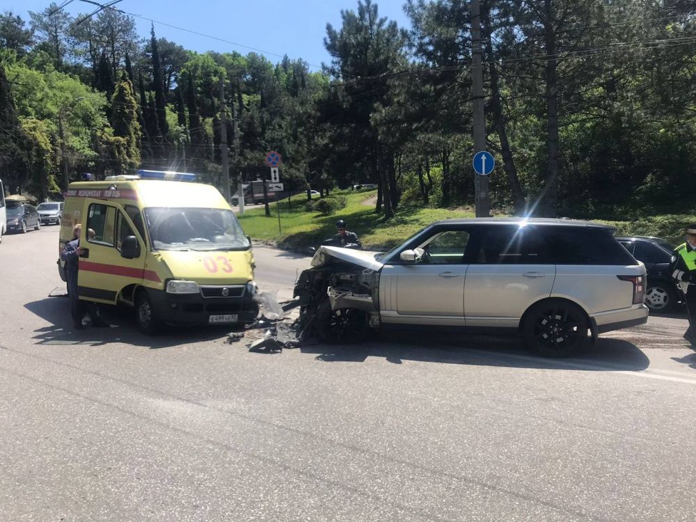 Автомобиль Скорой помощи попал в ДТП в районе Массандры - Лента новостей  Крыма