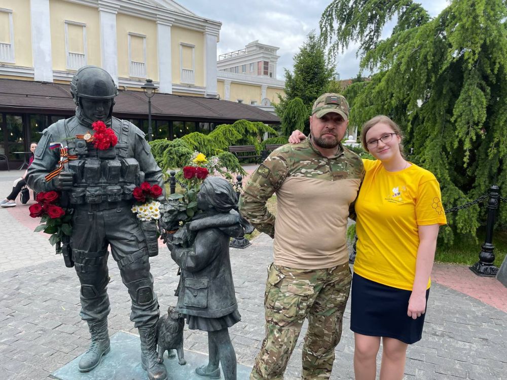 Памятник вежливым людям симферополь фото Памятник вежливым людям симферополь фото YugNash.ru