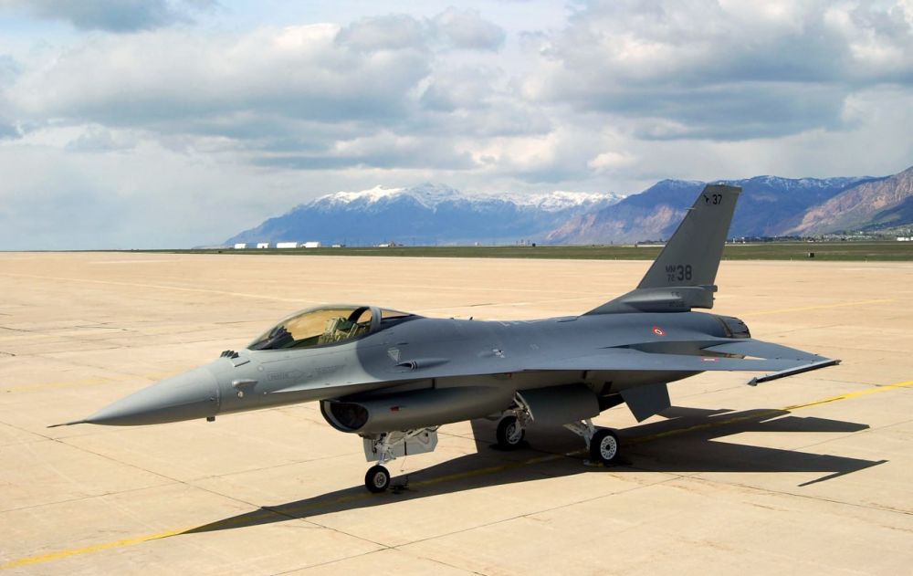   ,       F-16         ,       