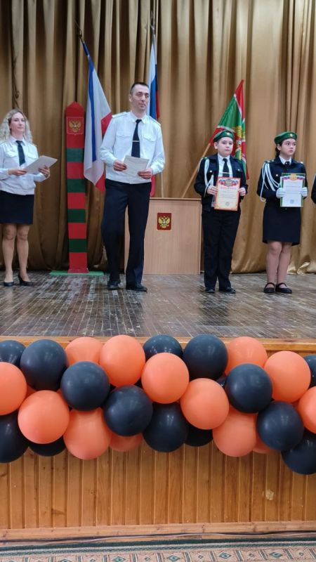 Эммилия Леонова: Сегодня приняла участие в праздничном концерте, посвященном празднованию 105 –й годовщины образования пограничных органов, который состоялся в Евпаторийской детской школе искусств
