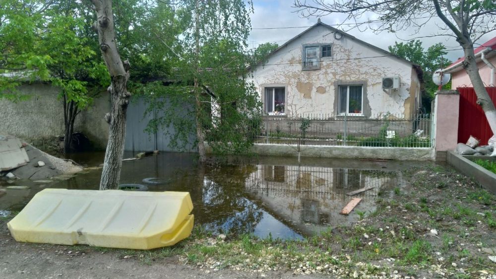 Вместе с директором коммунального предприятия Алексеем Килочко находимся на  улице Маяковского - Лента новостей Крыма