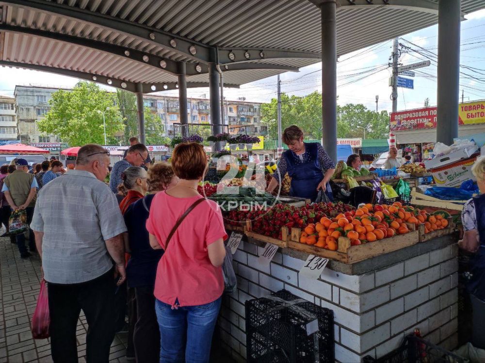 Сколько сейчас стоит клубника на рынках Крыма