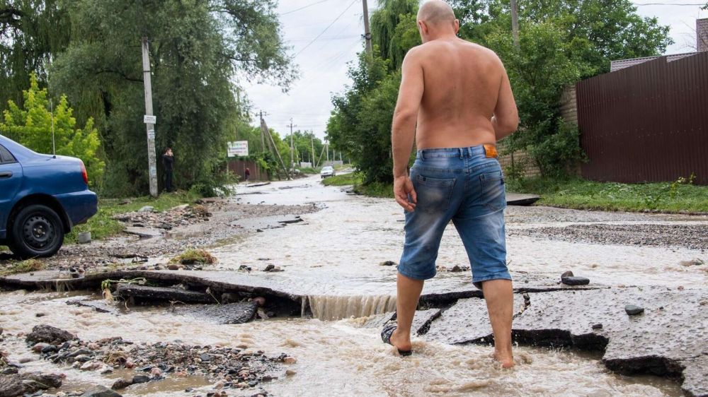 Град и ливни обрушились на Кубань: подтоплены пять районов