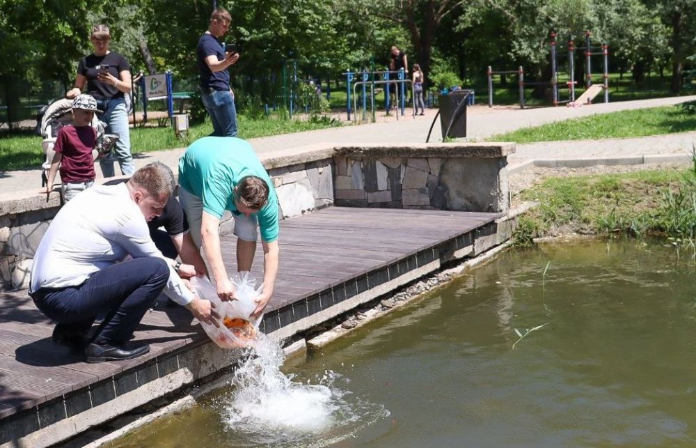 Парк Гагарина монахи