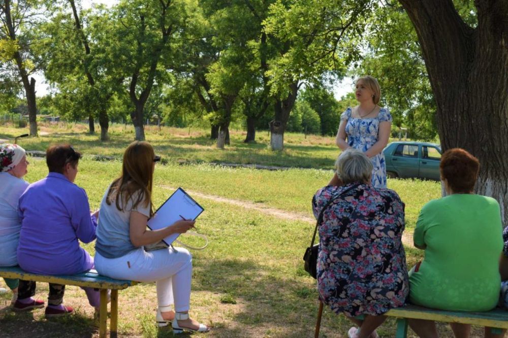 Инна Федоренко: Сегодня, как обещала на приеме граждан, провела встречу с инициативной группой жителей Стальненского сельского поселения
