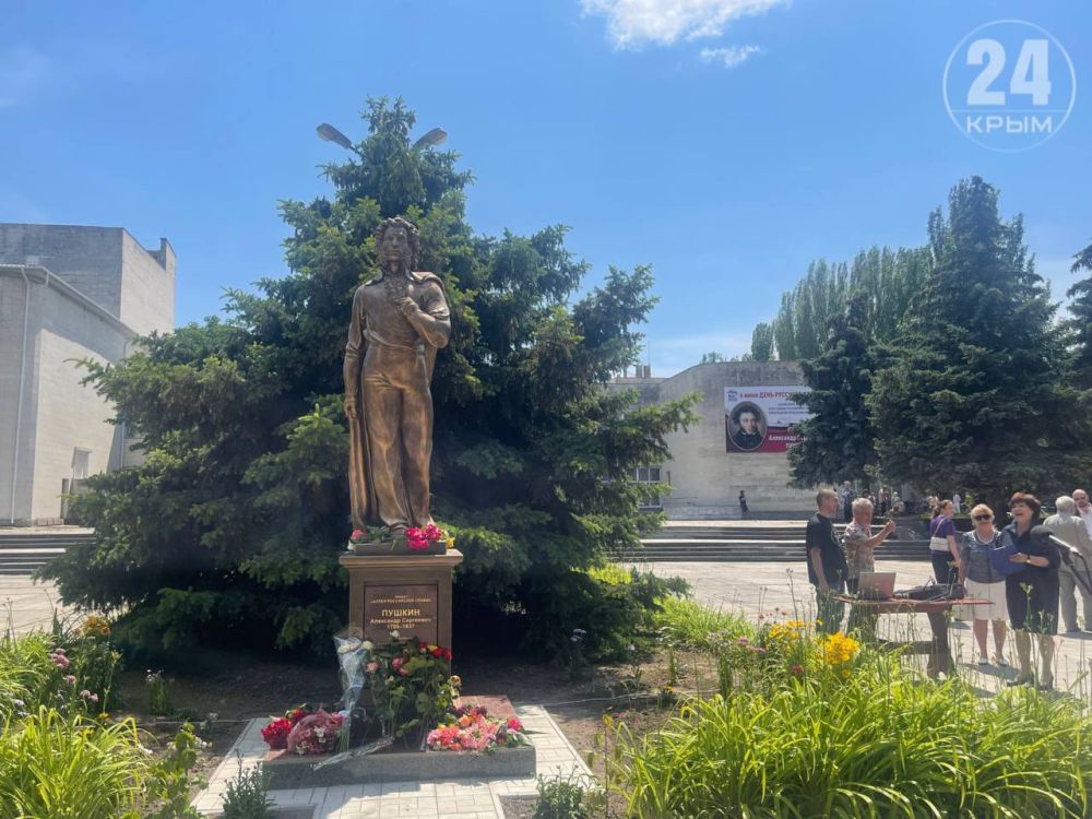 В День русского языка в Херсонской области открыли памятник Александру Пушкину