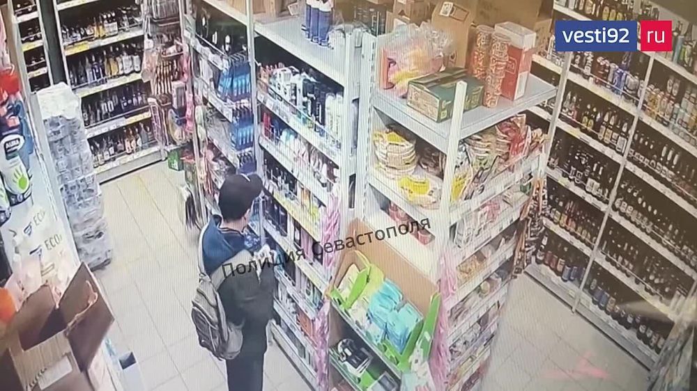26-летний житель Тверской области без определённого места жительства дважды в течение недели посетил севастопольский супермаркет для незаконной наживы
