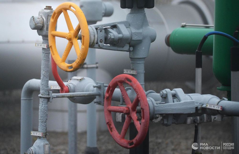 Аксенов предложил лишить газа страны, накачивающие Украину оружием