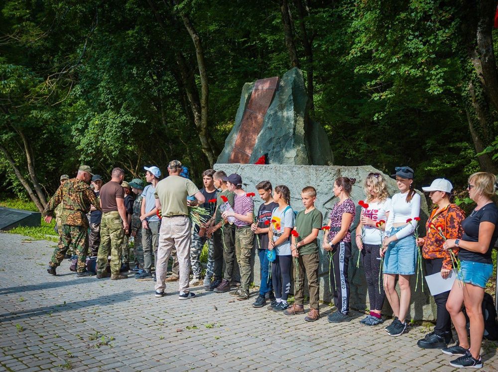 Какая дата считается днем партизанской славы. День Партизанской славы. Международный день партизанского садоводства. 29 Июня день Партизан и подпольщиков картинки. День партизанского садоводства 1 мая картинки.