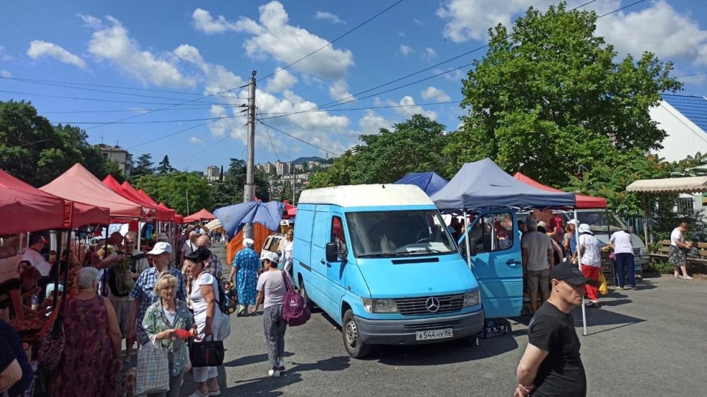 Ярмарка в ялте в апреле