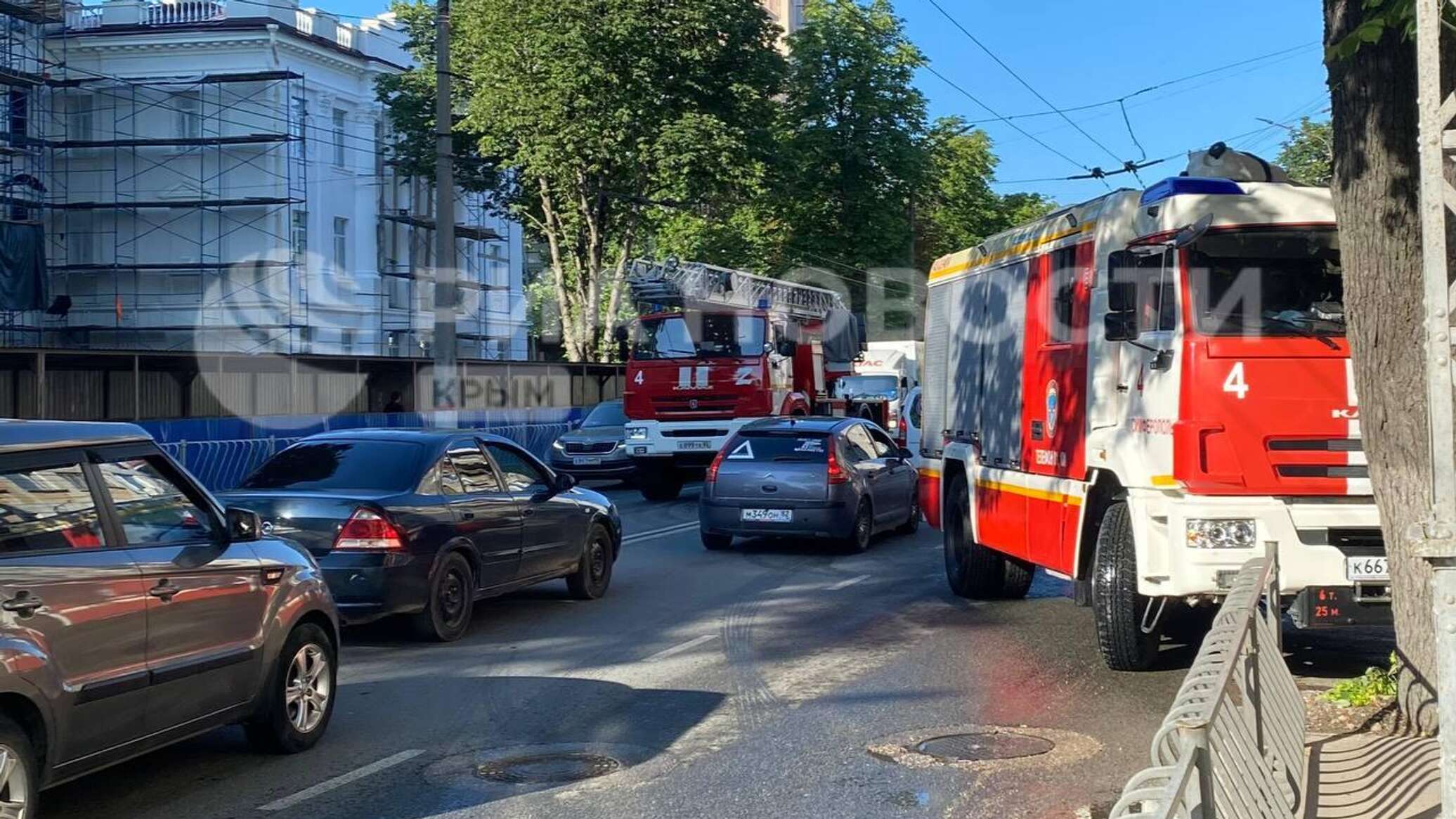 Центр Симферополя сковало пробками из-за ложного вызова пожарных - Лента  новостей Крыма