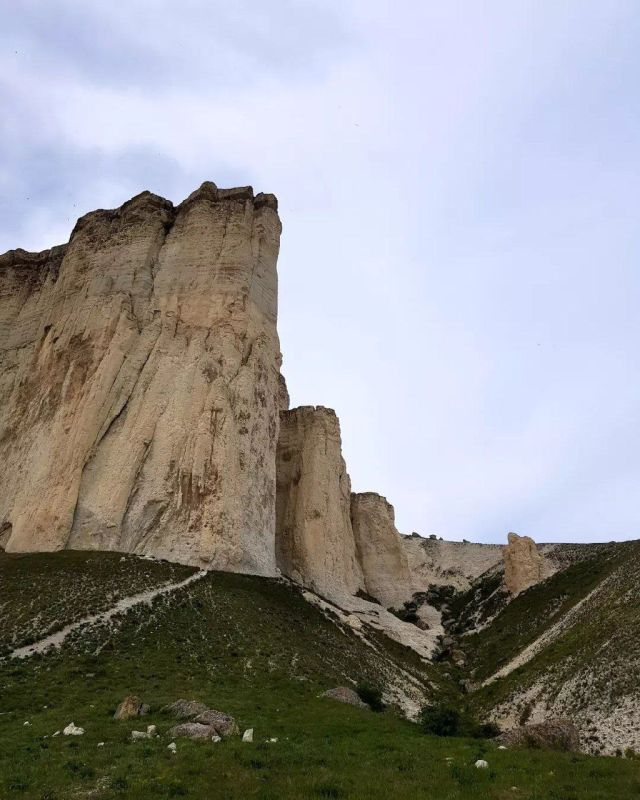 Белые скалы усольский район фото