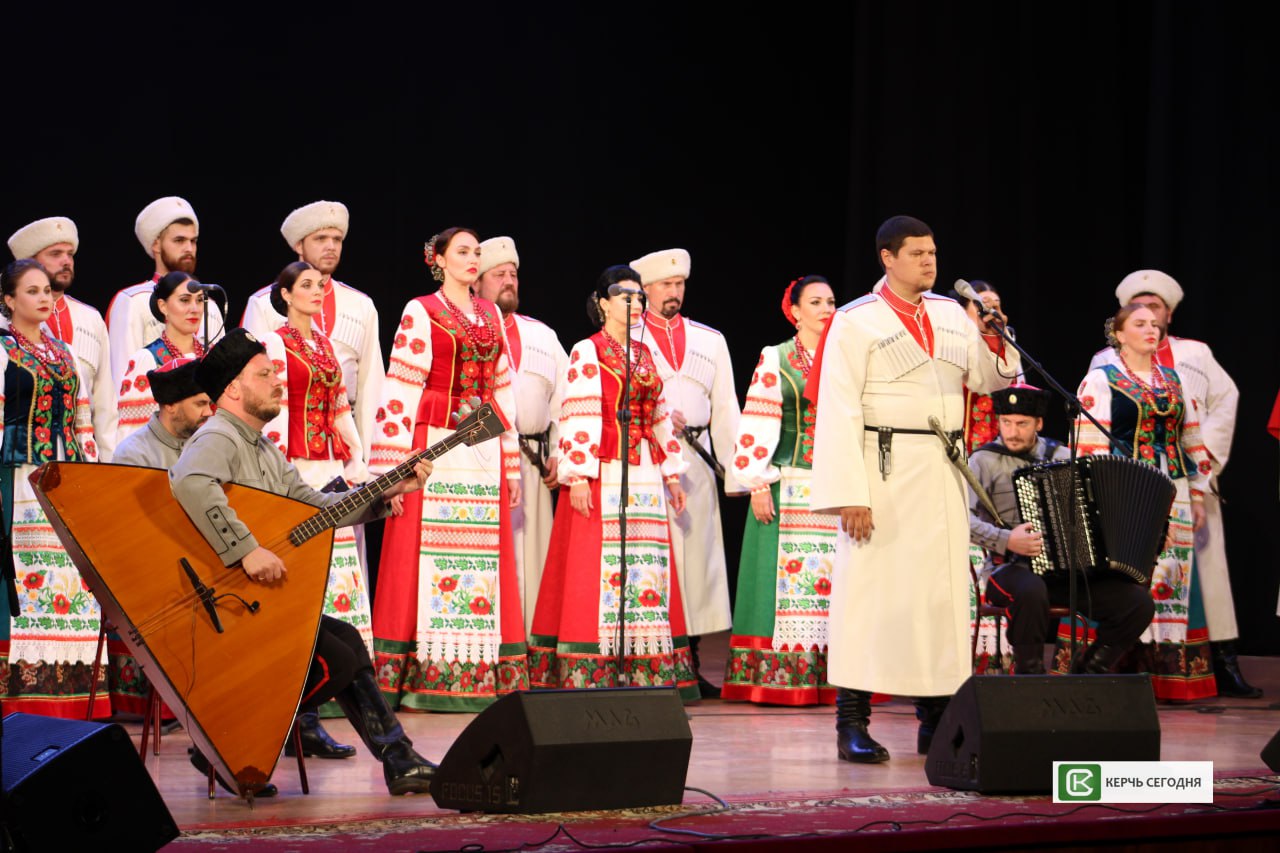 Легендарный Кубанский казачий хор произвел фурор в Керчи - Лента новостей  Крыма