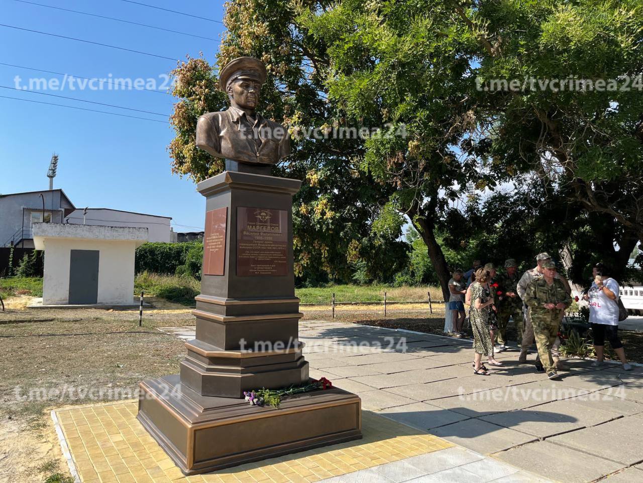 В Керчи в день ВДВ открыли памятник герою СССР Василию Филипповичу  Маргелову - Лента новостей Крыма