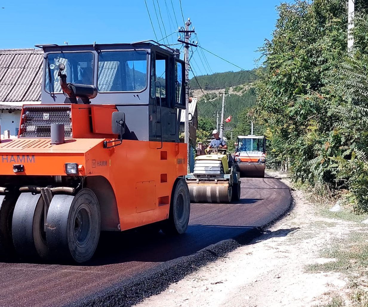 Выполняется ремонт дороги по улице Красносельского в селе Верхнесадовом -  Лента новостей Крыма