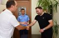 Заместитель Главы Администрации района Эдем Муждабаев вручил ключи от квартиры Дмитрию Филиппову, который стоял на очереди, как ребенок-сирота