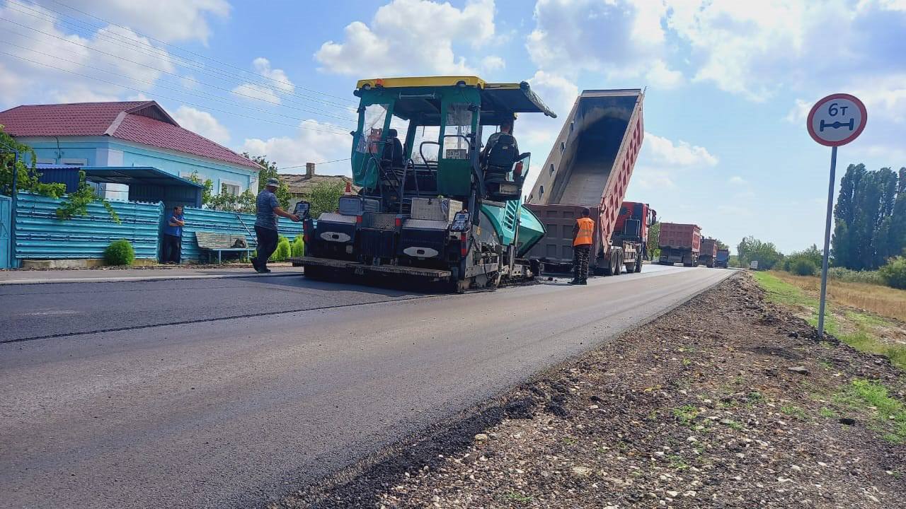 В Республике Крым в рамках реализации национального проекта «Безопасные  качественные дороги» продолжается ремонт участка... - Лента новостей Крыма