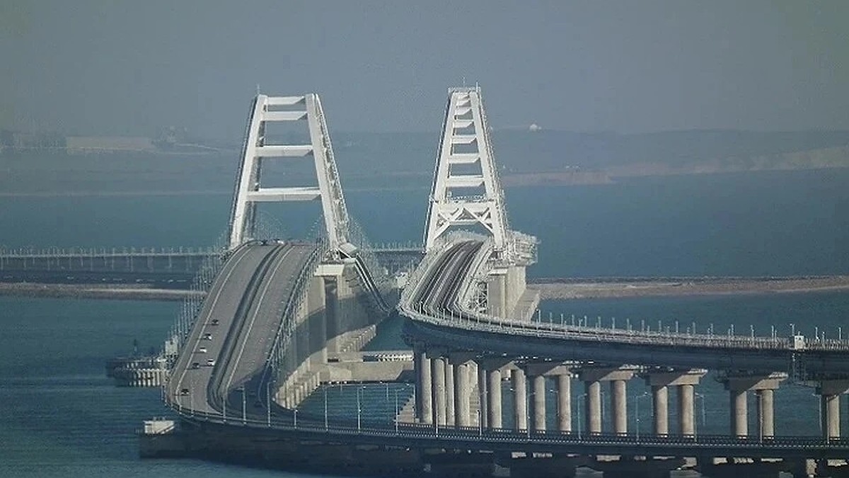 В очереди перед Крымским мостом с обеих сторон стоят 1150 авто - Лента  новостей Крыма