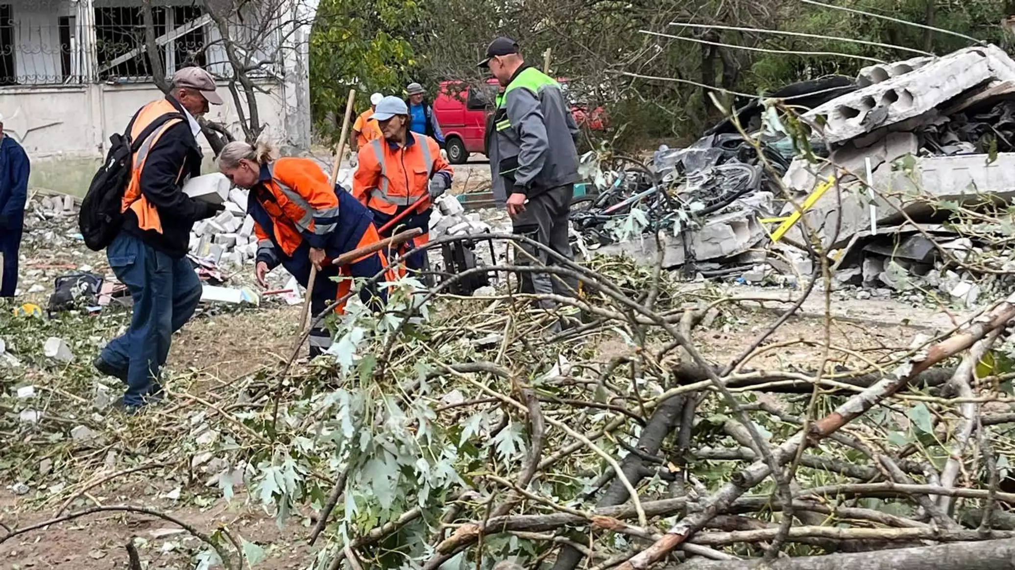 В Новой Каховке восстановили подачу света, газа и воды в разрушенные дома -  Лента новостей Крыма