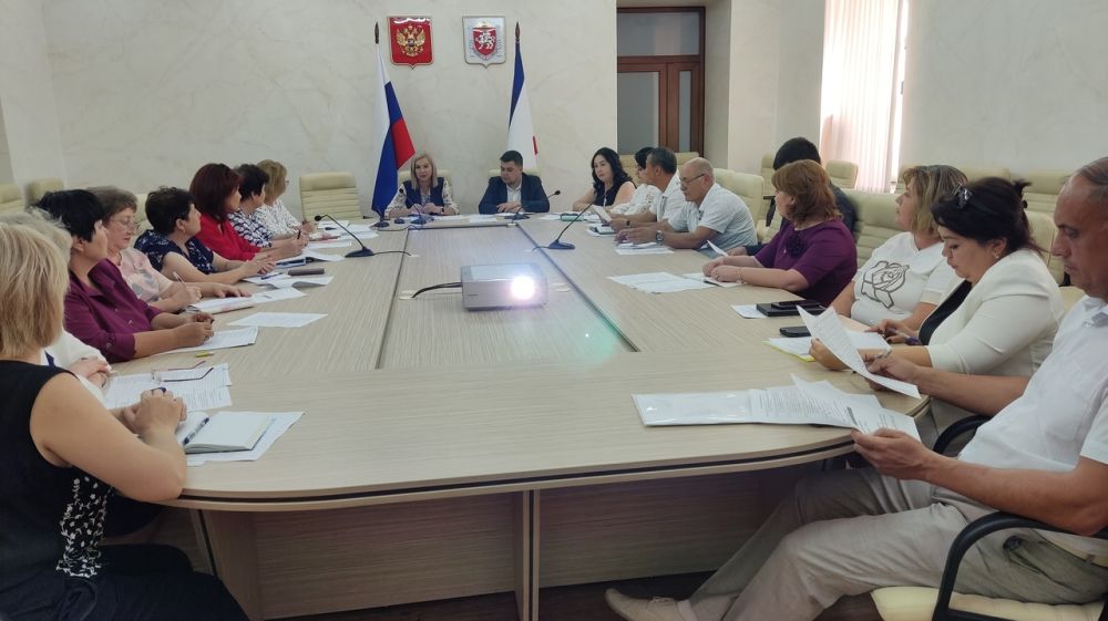 Состоялось совещание для директоров школ с крымскотатарским языком обучения