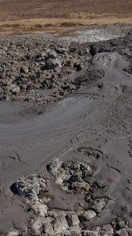Булганакская долина вулканов - это семь действующих грязевых кратеров