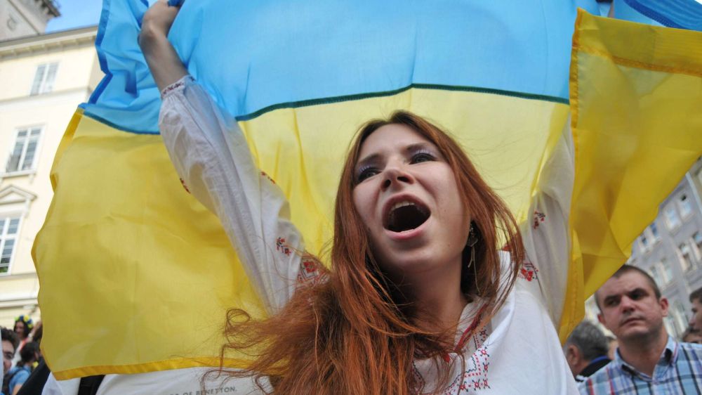 Концлагеря для русскоговорящих на Украине: политолог – о новом законе