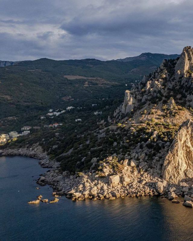 Алупка скала Лебединое крыло