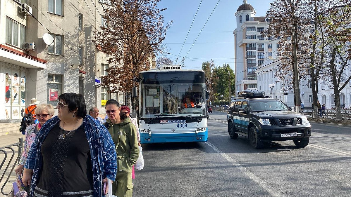 Напряжения больше нет: в центре Симферополя встали троллейбусы - Лента  новостей Крыма