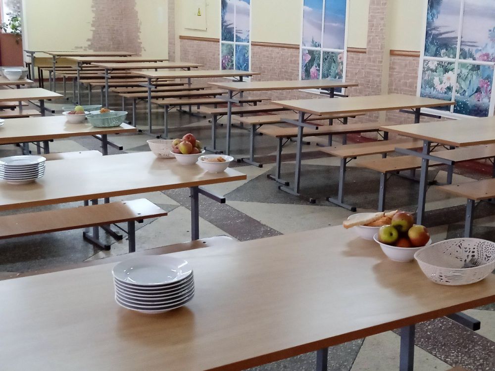 В керченской школе № 12 проверили, чем и как кормят детей