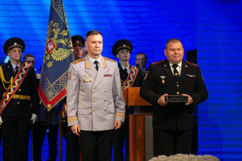 Сегодня, в День сотрудника органов внутренних дел Российской Федерации, крымские полицейские принимали поздравления