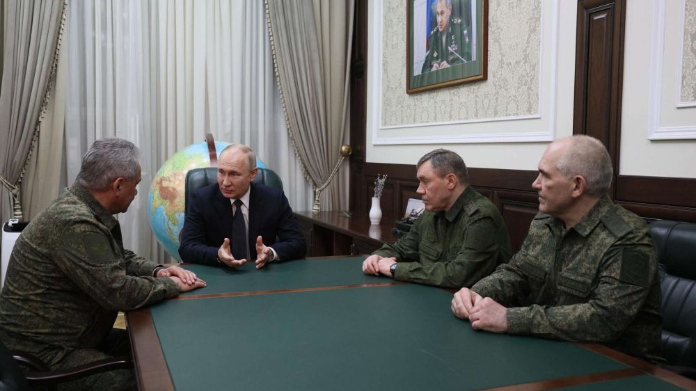 Путин заслушал доклады о ходе СВО в штабе Южного военного округа