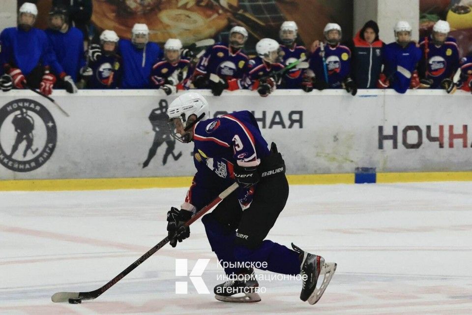 В новом сезон ночной хоккейной лиги в Крыму выступят 13 команд