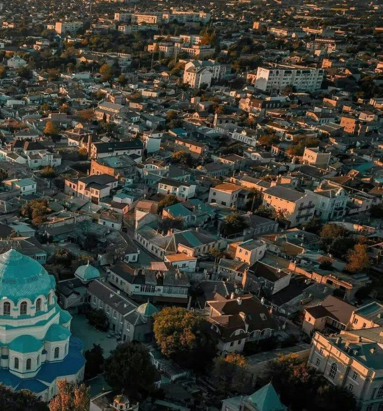Вид на собор Святого Николая в Евпатории с высоты птичьего полета