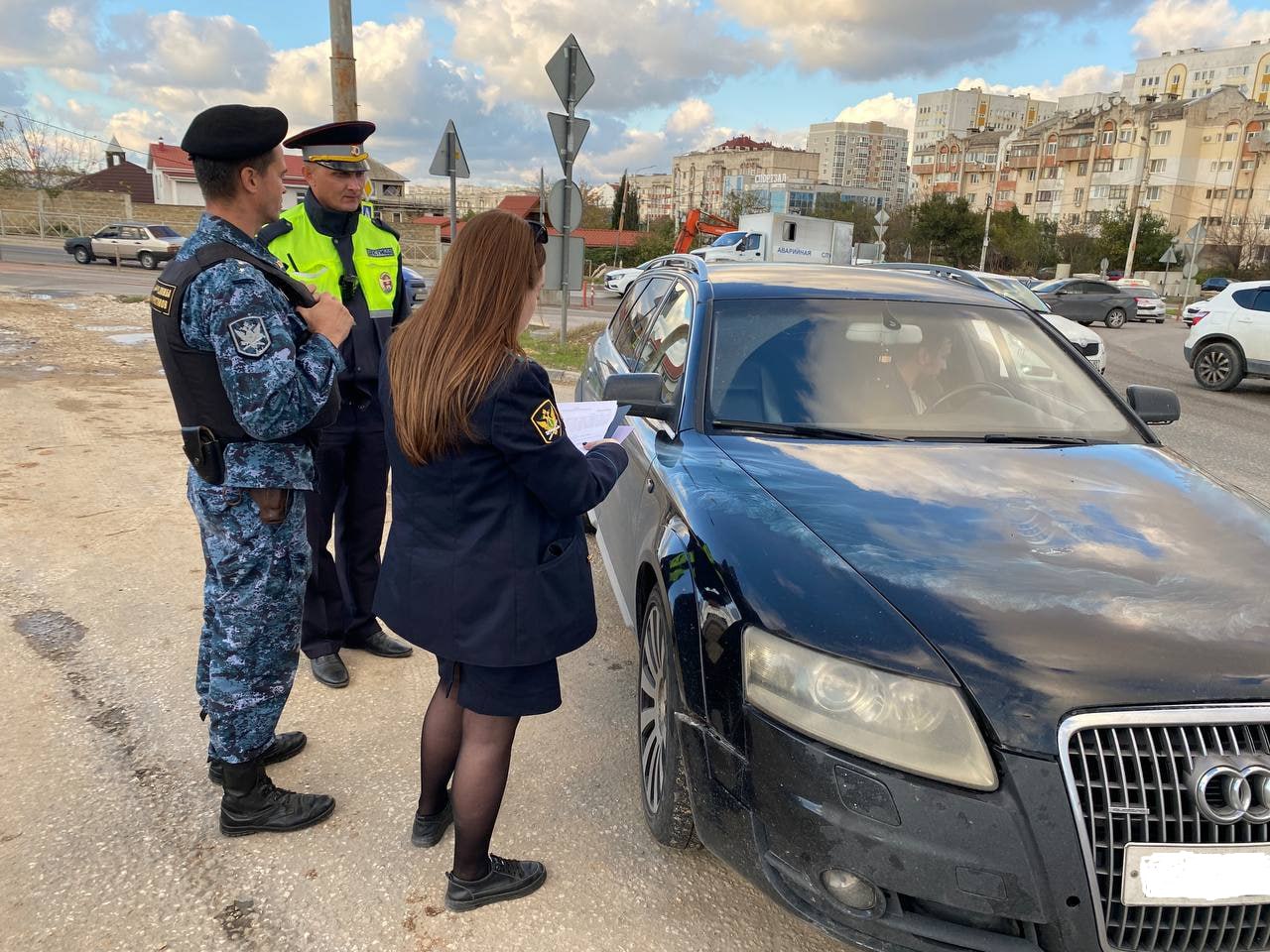 В Севастополе сотрудники Госавтоинспекции задержали злостного нарушителя  ПДД и неплательщика административных штрафов на общую сумму более одного  миллиона рублей - Лента новостей Крыма