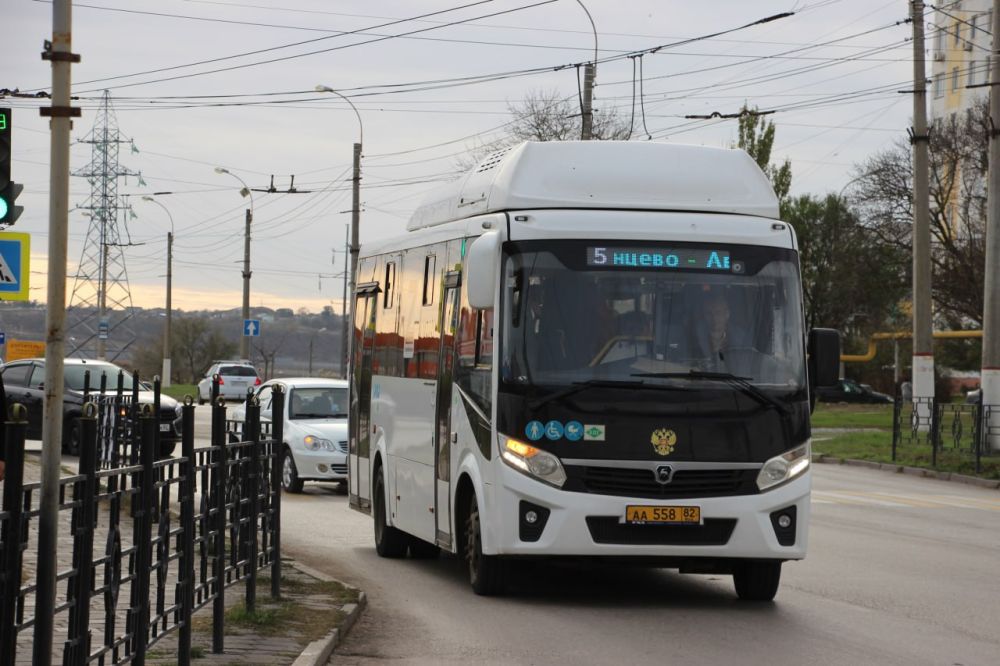 Керчане просят добавить автобусы в часы пик. Очередной мониторинг общественного транспорта прошел в Керчи