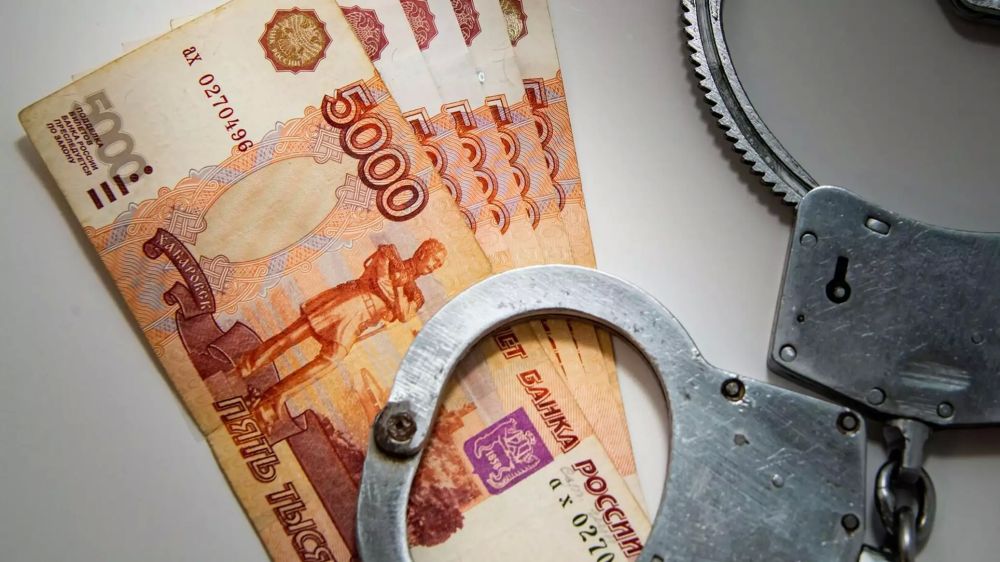 В Крыму экс-чиновников будут судить за взятки от нелегальных торговцев