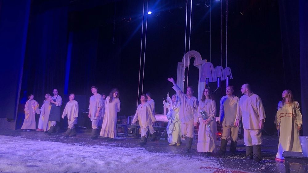 Донецкий молодежный театр приехал в Крым с гастролями