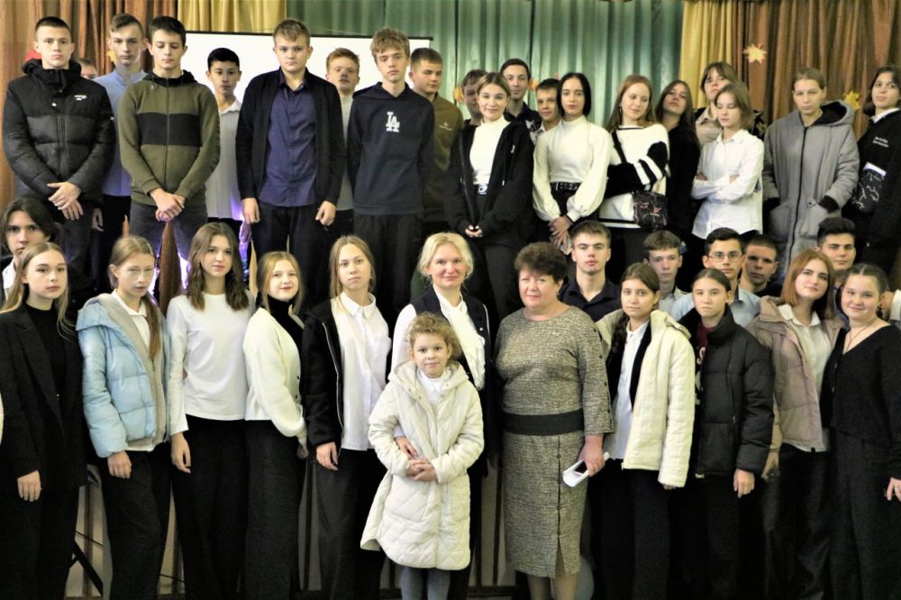 Ольга Чернобай провела просветительское мероприятие для старшеклассников Гвардейской школы-гимназии №2