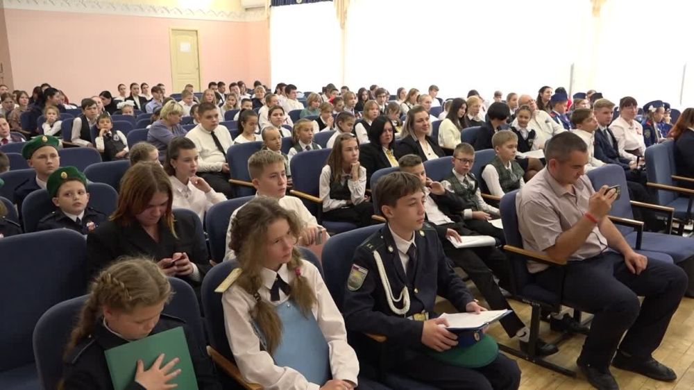 Впервые во Всероссийской молодёжной акции «Наши семейные книги памяти» принимают участие 47 школ Симферополя и более 100 школьников