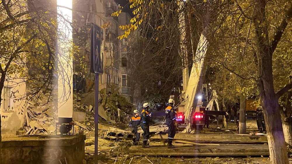 В СК назвали возможную причину обрушения жилого дома в Астрахани