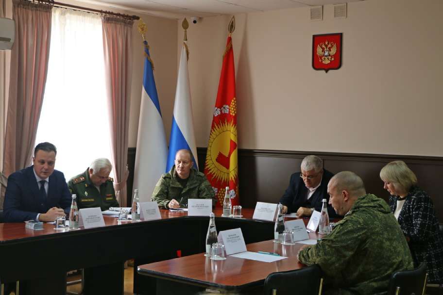 В администрации города Судака прошло совещание по вопросам военной службы по контракту