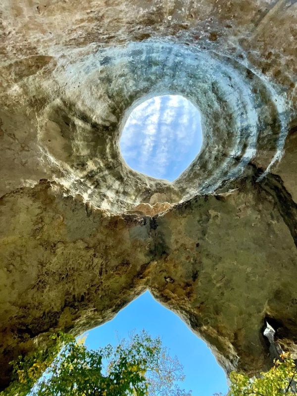 Пещера-грот Тешкли-Коба.. Полуостров Крым