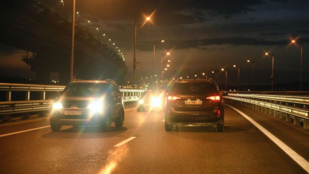 Очередь перед Крымским мостом растет – сколько ждать проезда