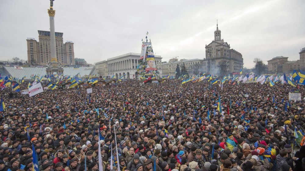 Зеленский и призрак Майдана: что там у соседей?