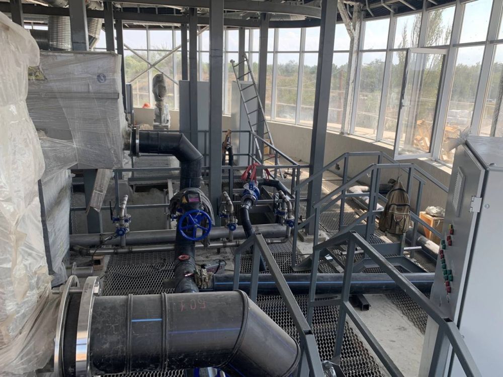 В пгт. Ленино осуществляется реконструкция станции очистки хозяйственно-бытовых сточных вод мощностью 1,5 тыс м3/сутки