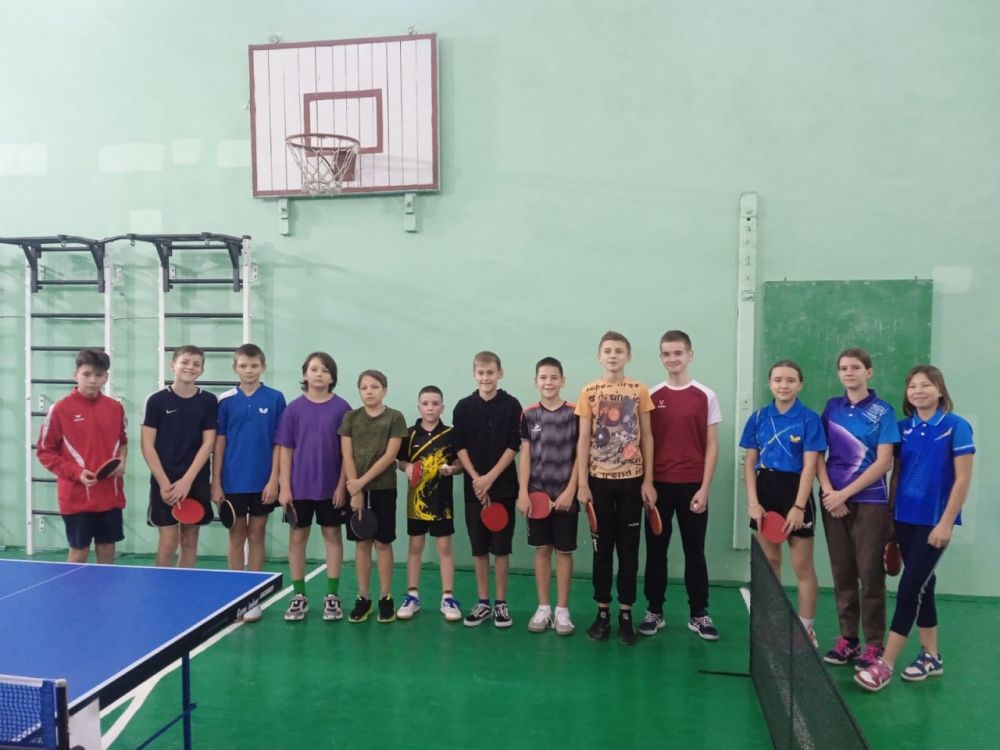 В эти выходные в феодосийской школе № 13 прошло открытое первенство города по настольному теннису среди детей и подростков