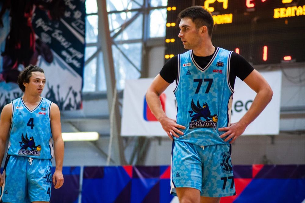 Крымские баскетболисты разгромно уступили белгородцам в студенческой лиге РЖД